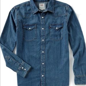 Levis Denim Shirt. Small Stretch